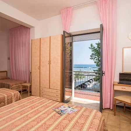 Hotel Pineta 3*
